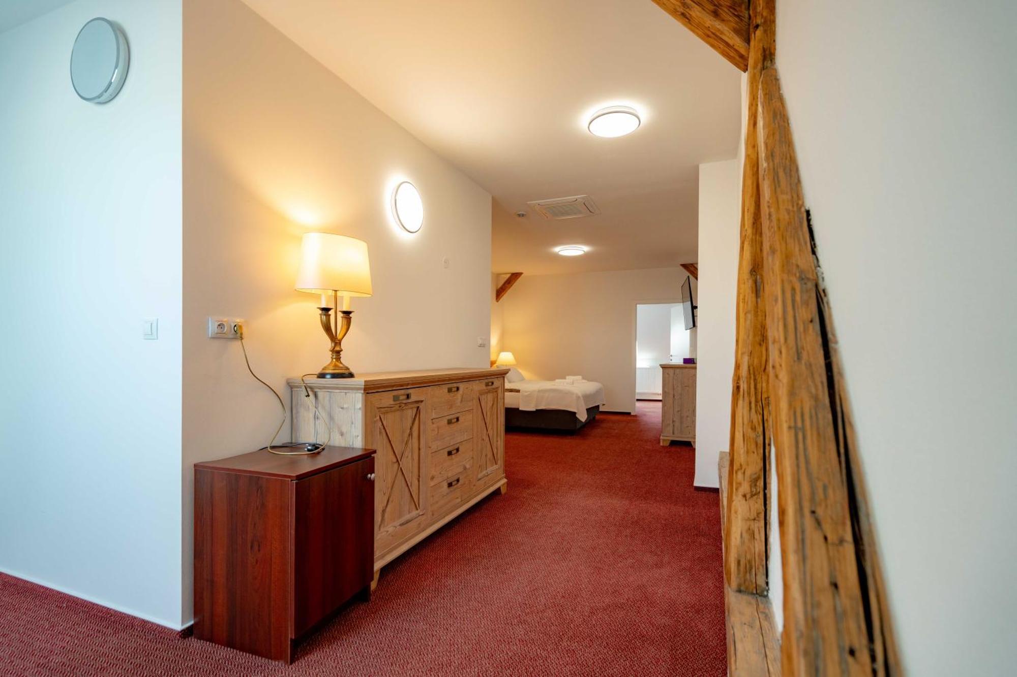 Hotel Volf Přeštice Bagian luar foto