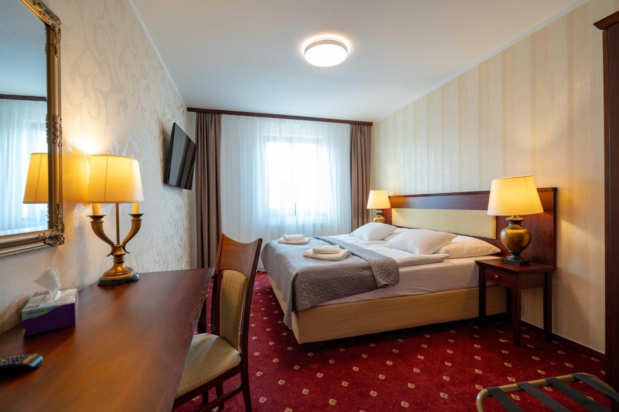 Hotel Volf Přeštice Bagian luar foto