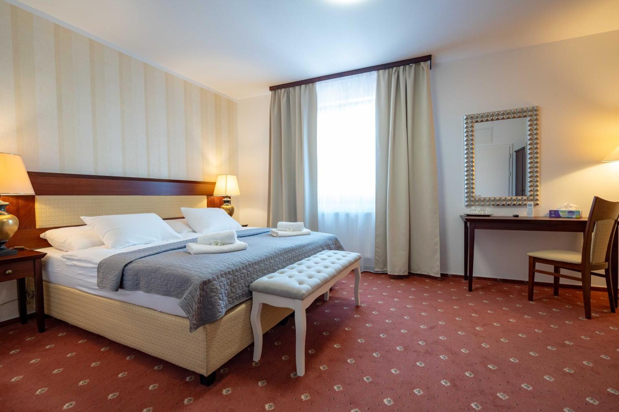 Hotel Volf Přeštice Bagian luar foto