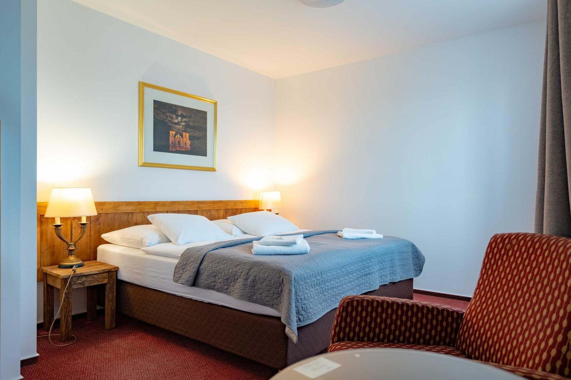 Hotel Volf Přeštice Bagian luar foto