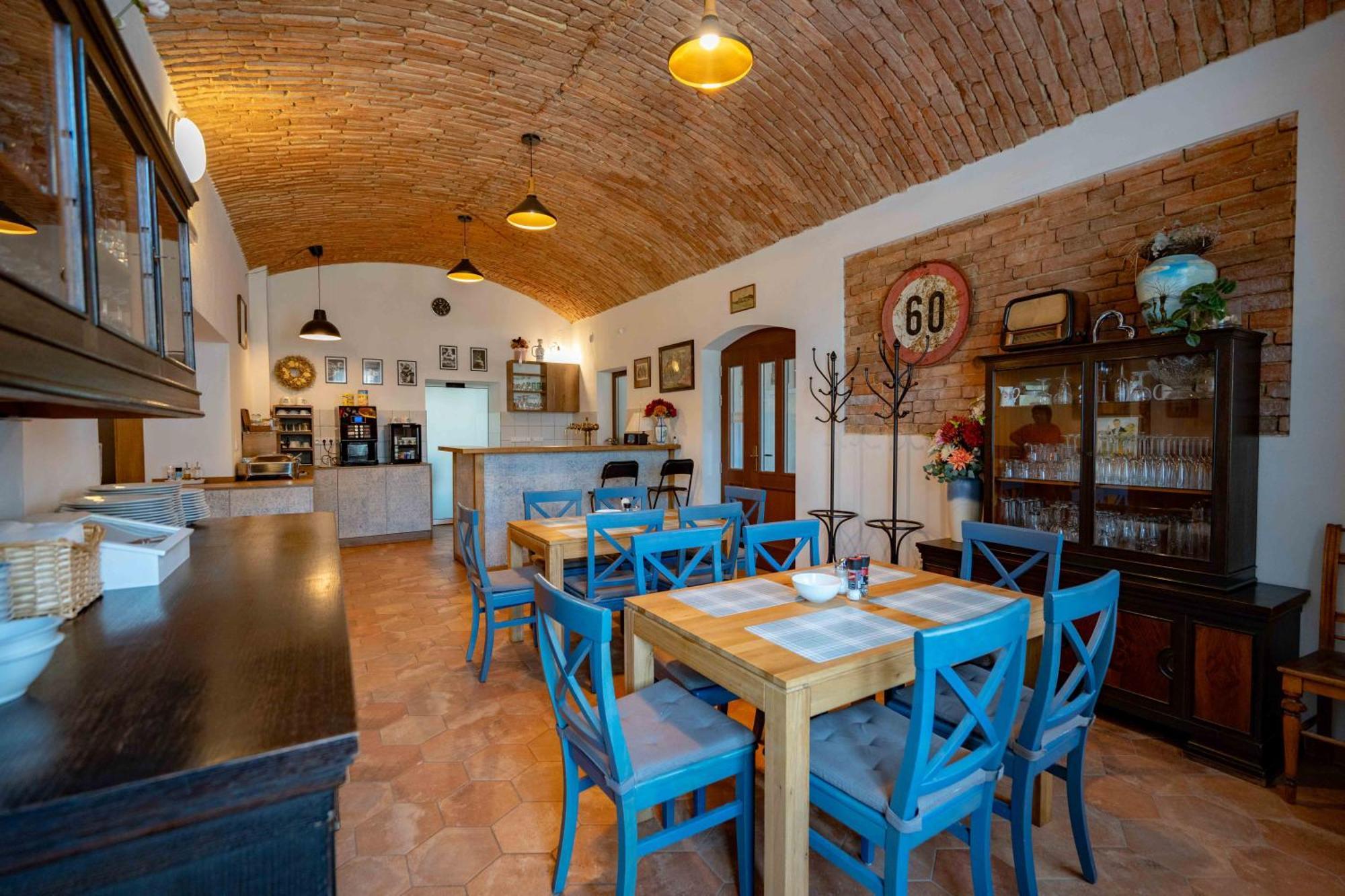 Hotel Volf Přeštice Bagian luar foto
