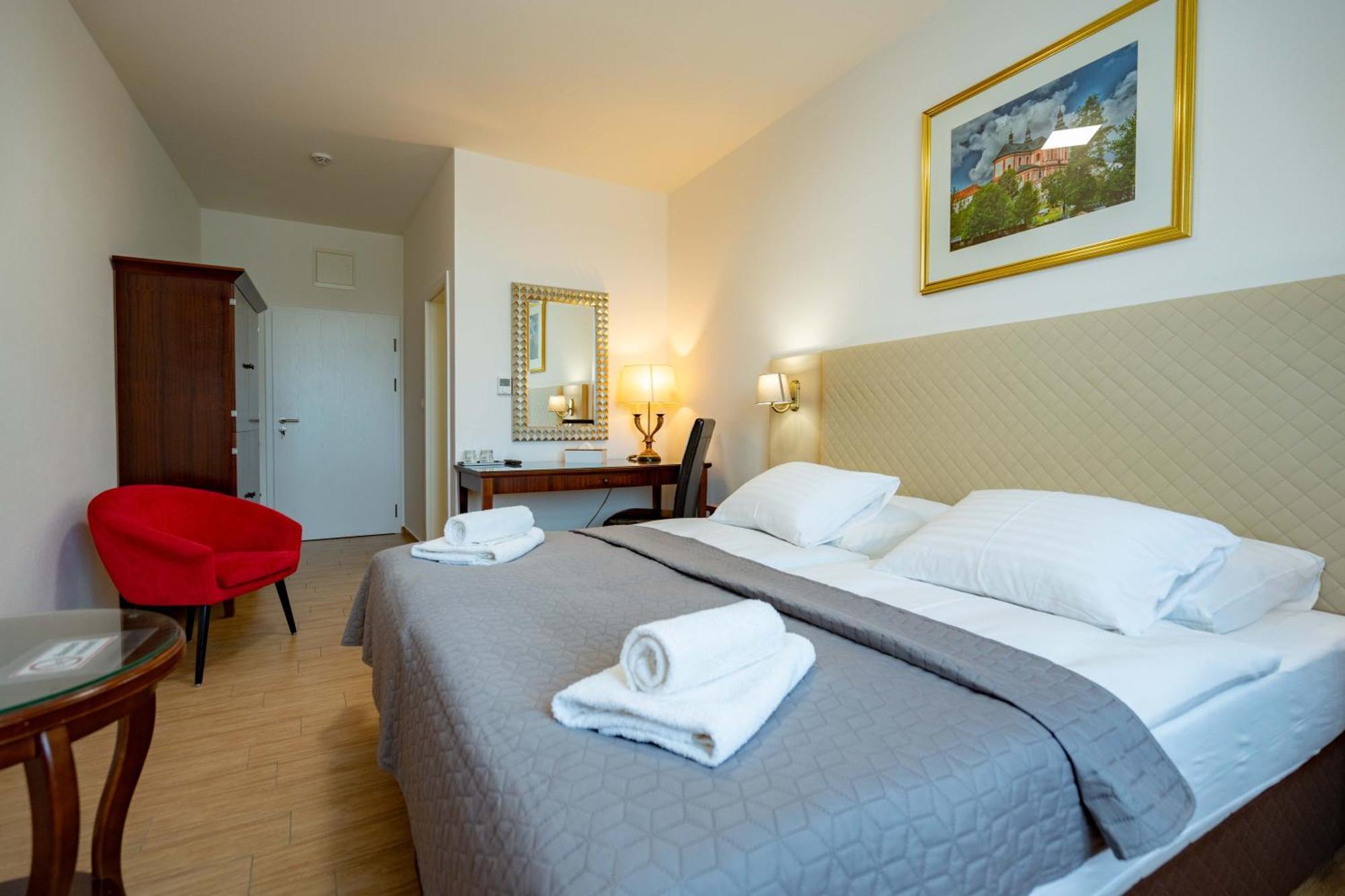 Hotel Volf Přeštice Bagian luar foto